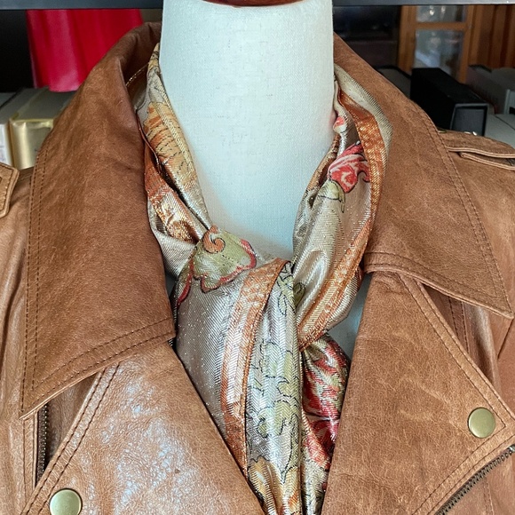 vintage Oscar de la Renta scarf - Picture 6 of 6